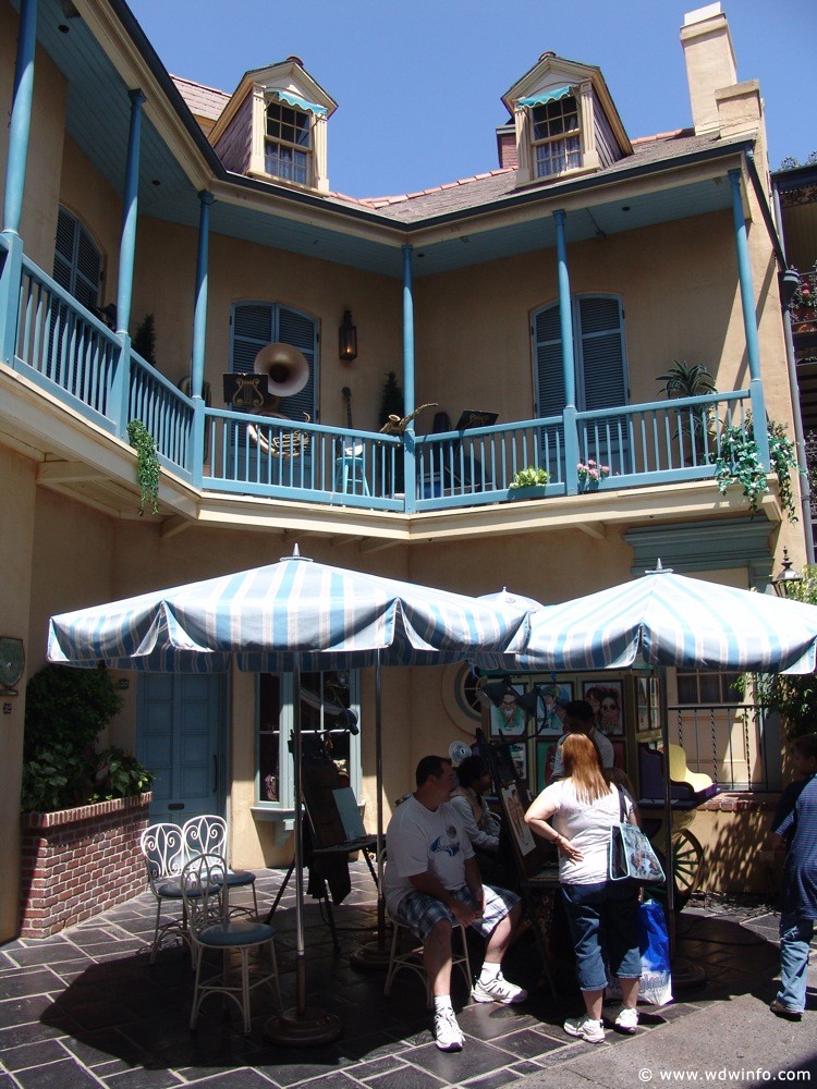 New-Orleans-Square-40