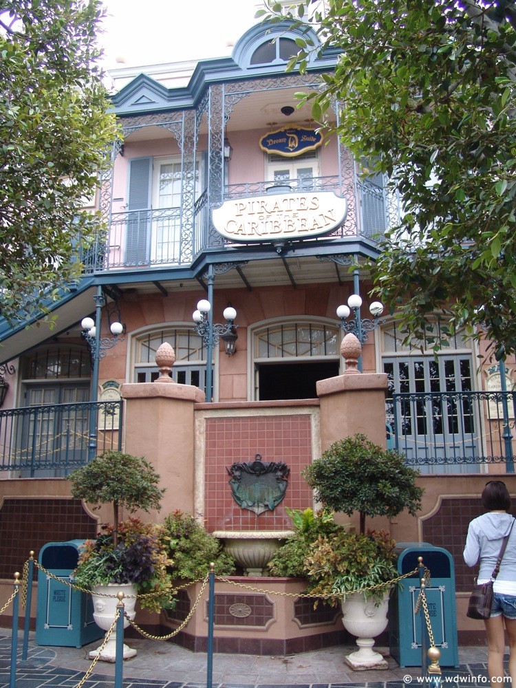 New-Orleans-Square-69