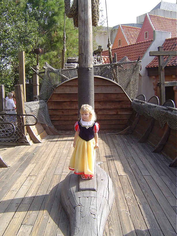 Nowegian ship - 11/2004