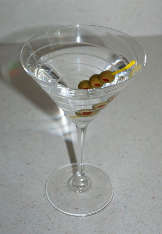 Olive_in_a_martini