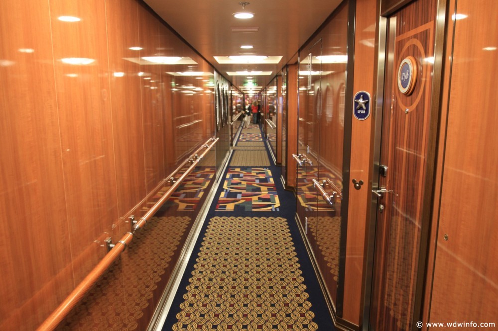 One-Bedroom-Suite-Concierge_T_-14