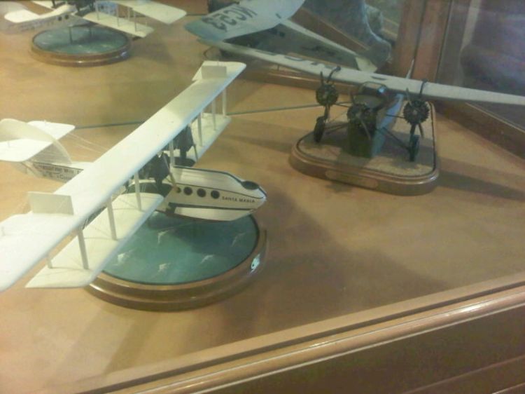 Papa's Den Display Item  Seaplanes