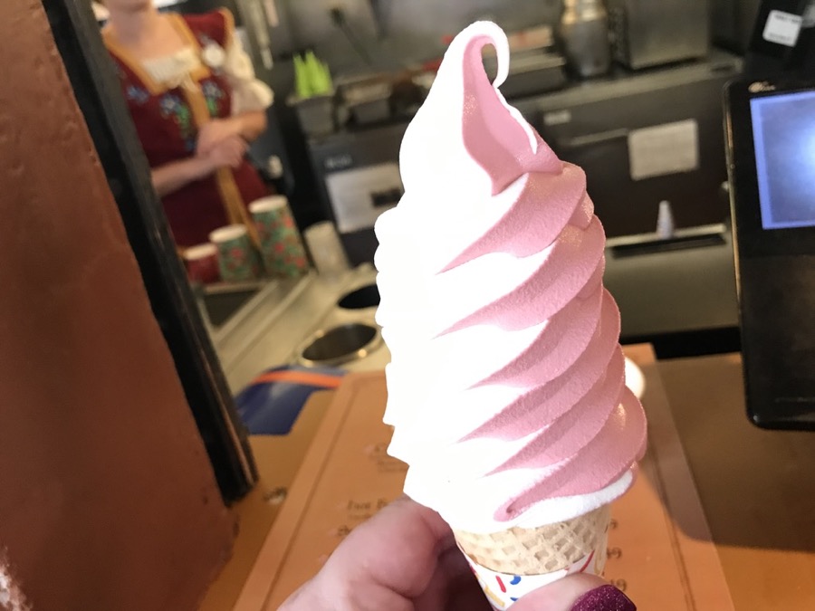 Peppermint-swirl-soft-serve