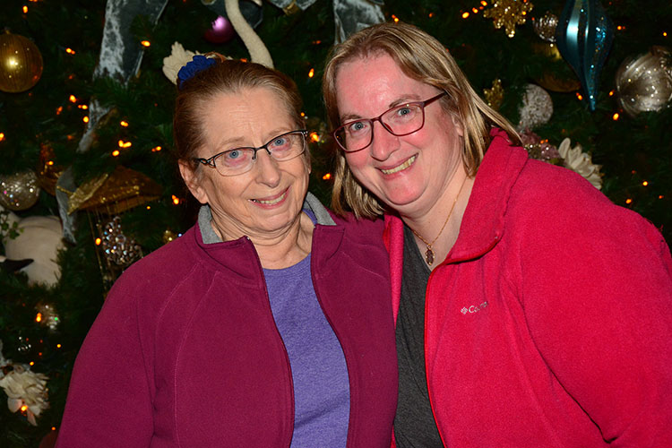PhotoPass_Visiting_WDWRESORTSANDMORE_414733729327_small