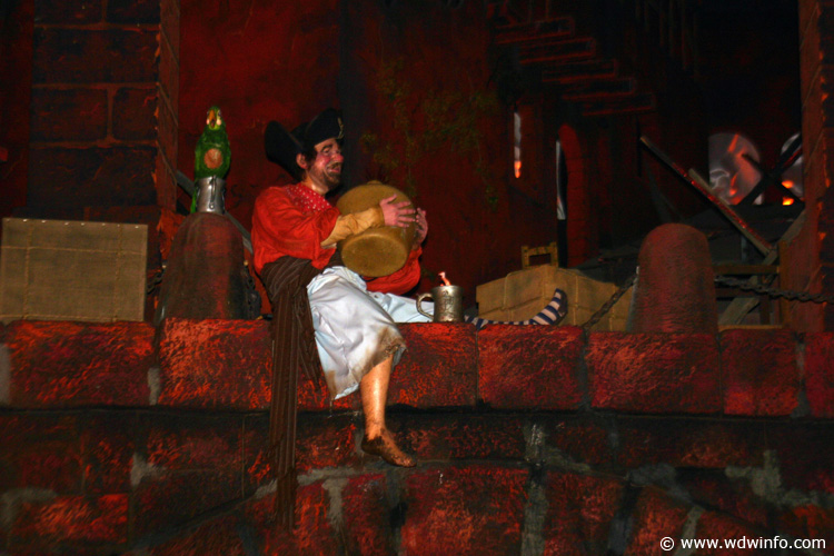 Pirates_of_Caribbean_Ride_30