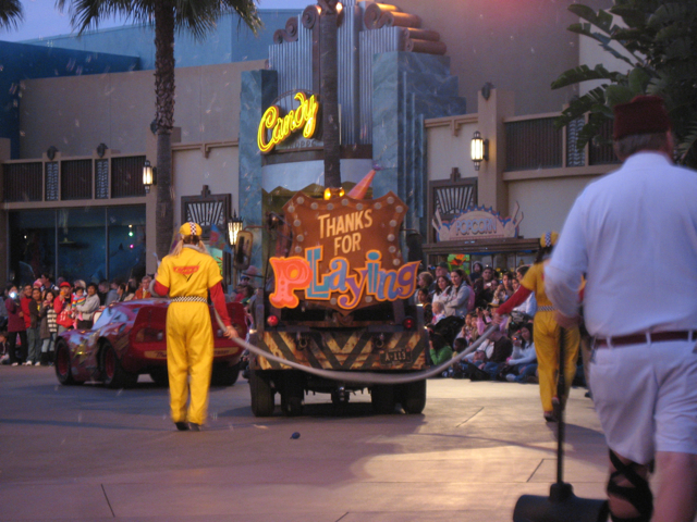 pixar_parade_end