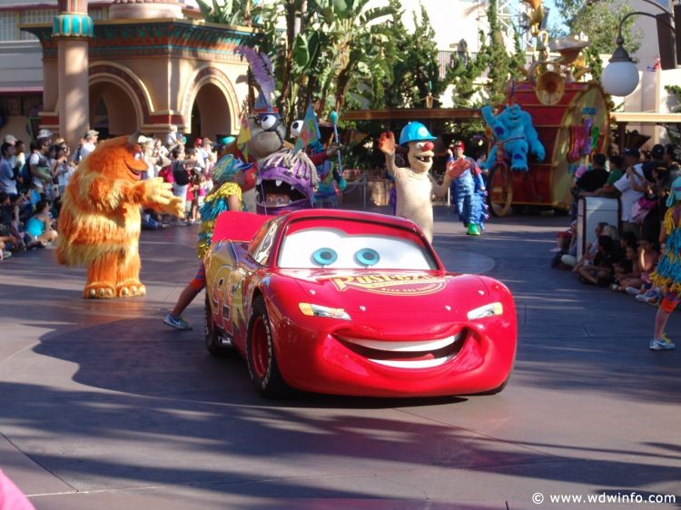 Pixar_Play_Parade_01