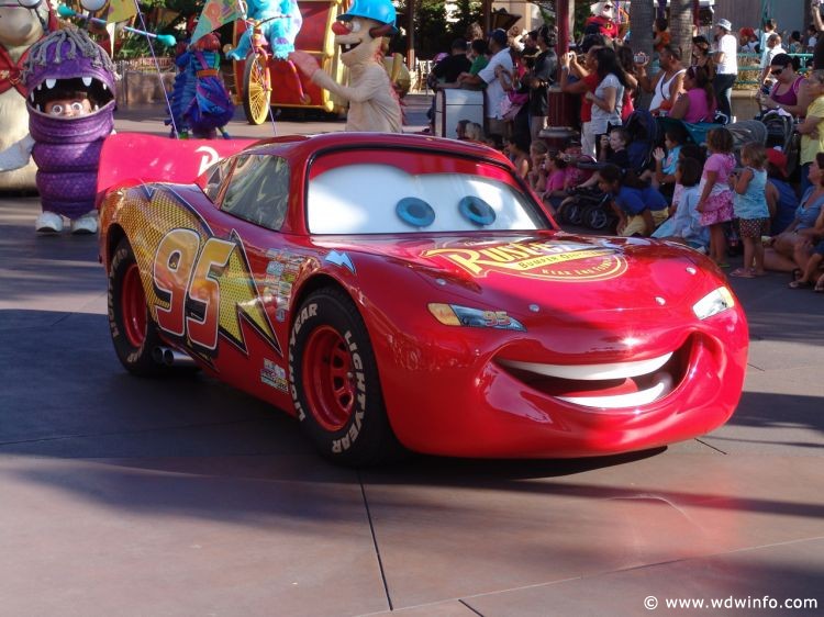 Pixar_Play_Parade_02