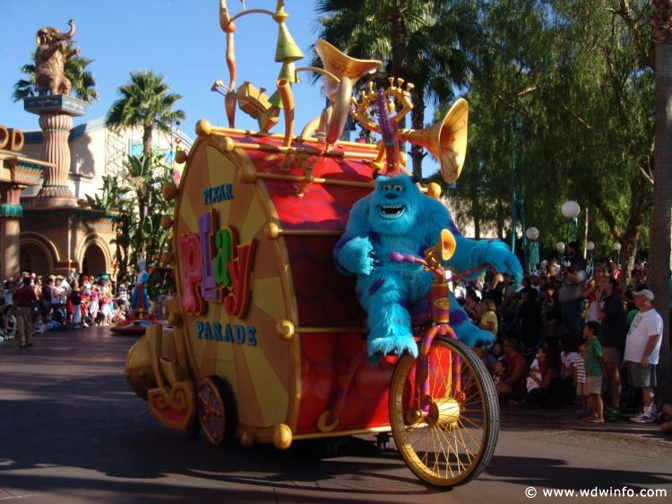 Pixar_Play_Parade_07