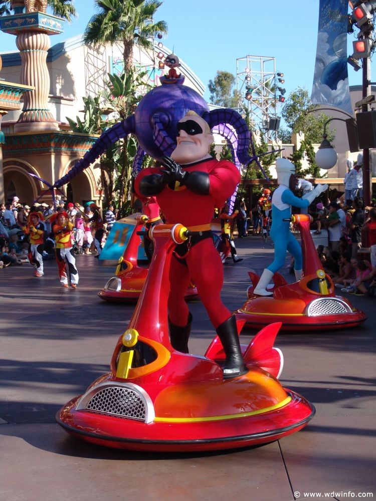 Pixar_Play_Parade_10