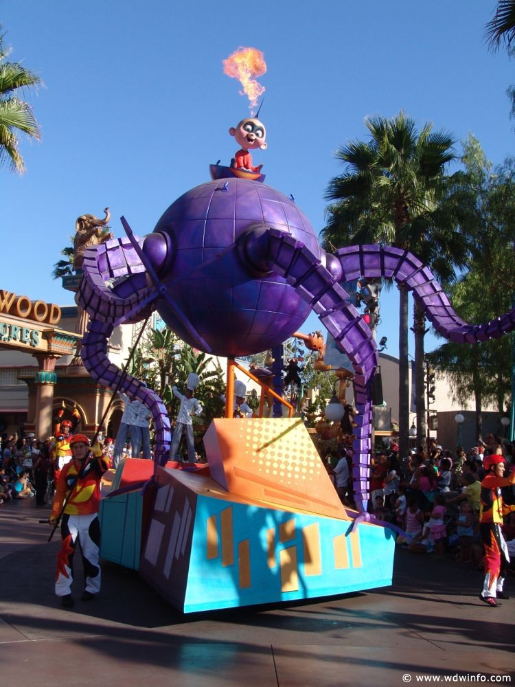 Pixar_Play_Parade_13