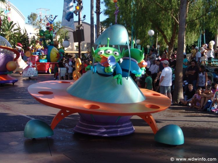 Pixar_Play_Parade_34