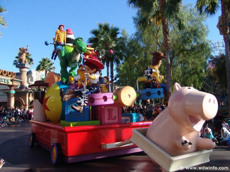 Pixar_Play_Parade_39