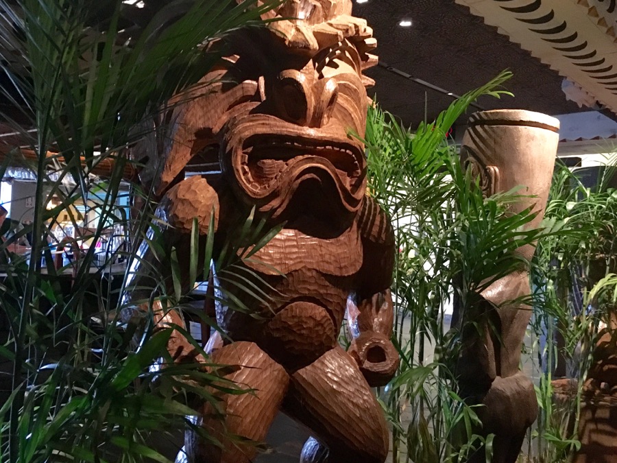 Polynesian-village-dining-01