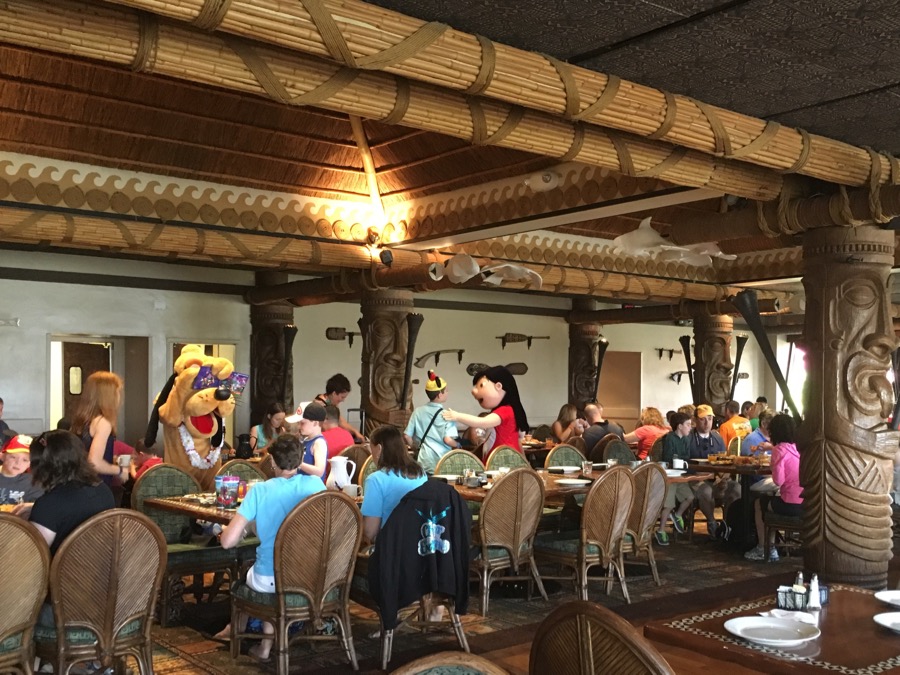 Polynesian-village-dining-02