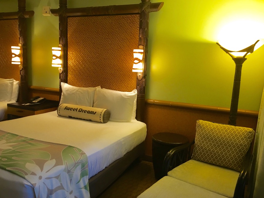 Polynesian-village-standard-room-21