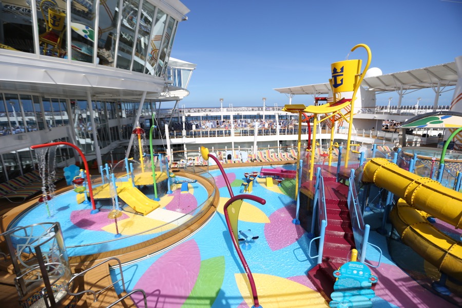 Pools-Recreation-Harmony-of-the-Seas-021