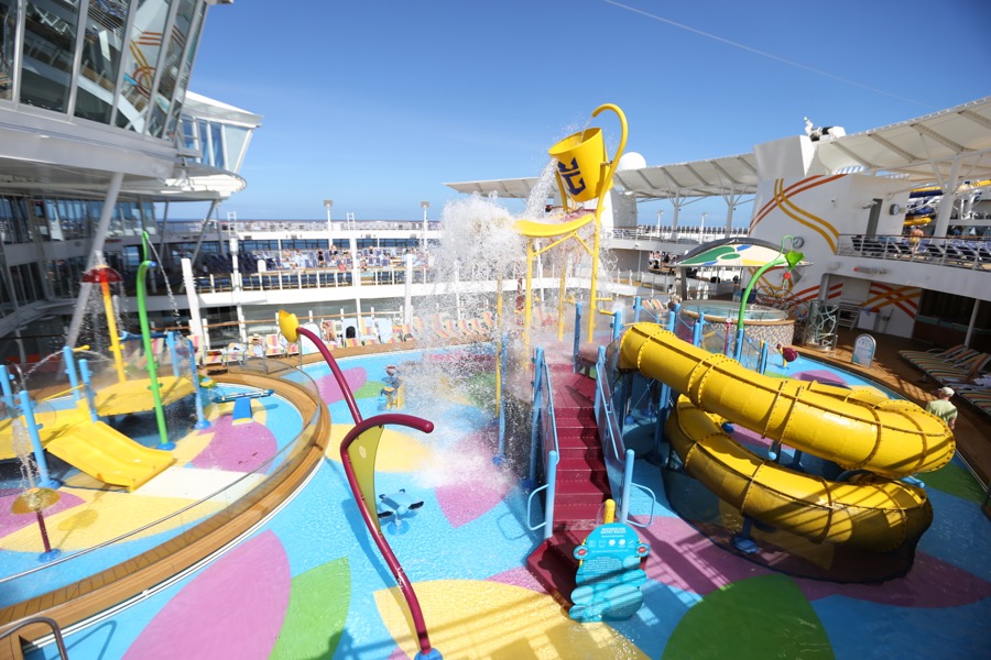 Pools-Recreation-Harmony-of-the-Seas-022