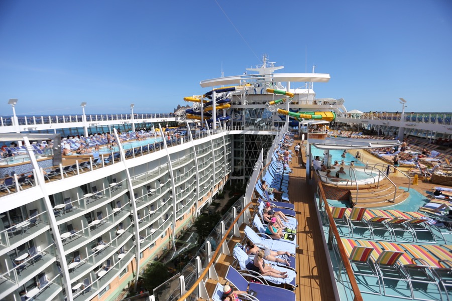 Pools-Recreation-Harmony-of-the-Seas-024