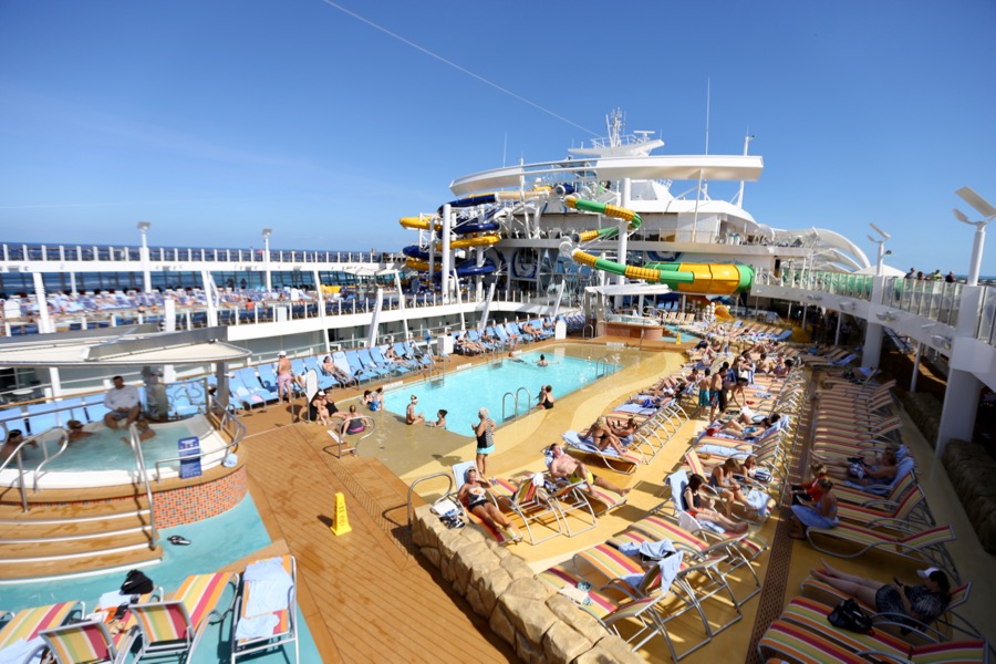 Pools-Recreation-Harmony-of-the-Seas-025