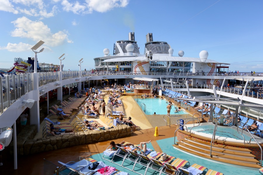 Pools-Recreation-Harmony-of-the-Seas-027