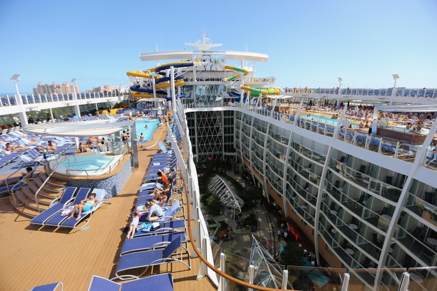 Pools-Recreation-Harmony-of-the-Seas-030