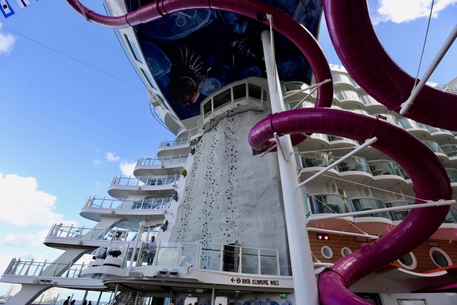 Pools-Recreation-Harmony-of-the-Seas-037