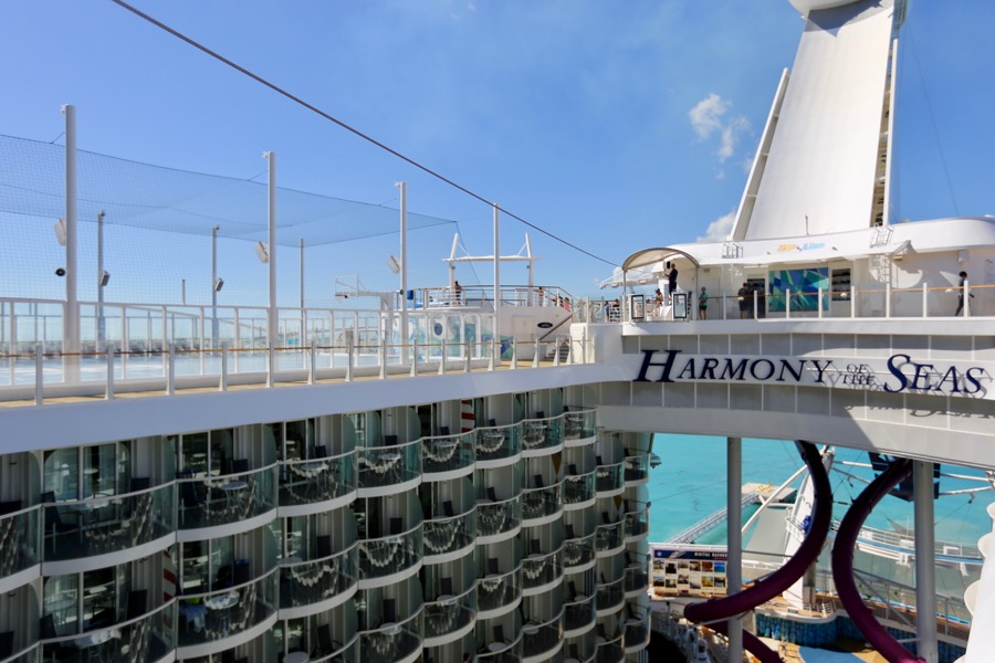 Pools-Recreation-Harmony-of-the-Seas-046