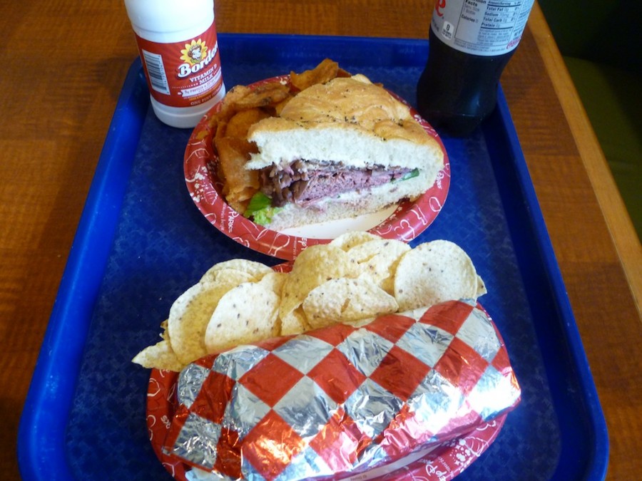 Pop Century: Beef n' Bleu + Burrito 22-Aug-2011