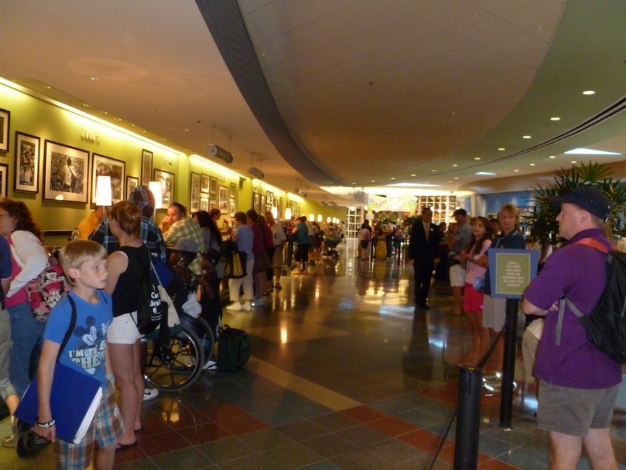Pop Century check-in, 20-Aug-2011