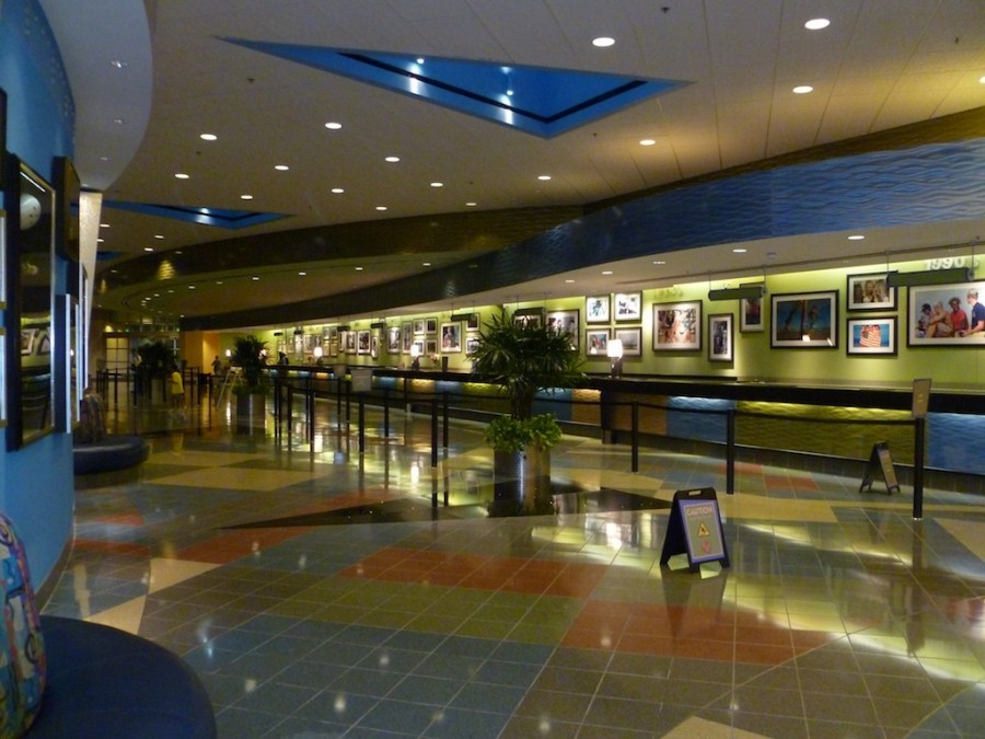 Pop Century lobby 22-Aug-2011