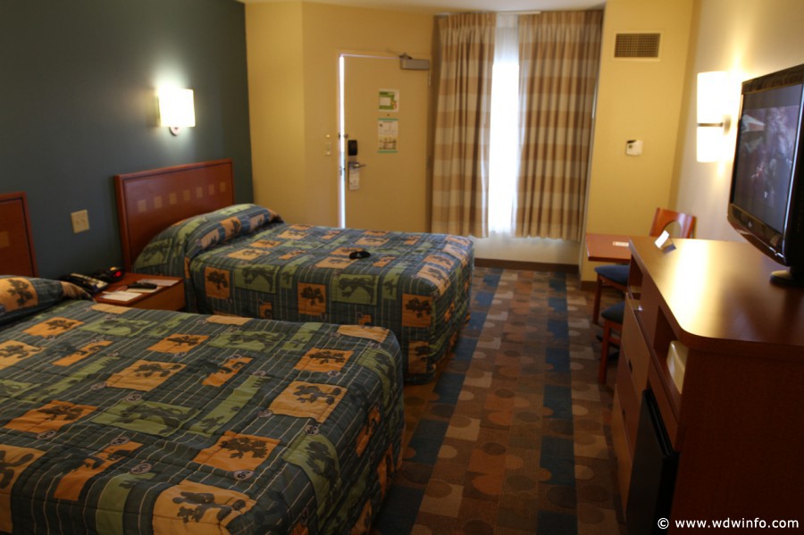 Pop-Century-Resort-Room-012