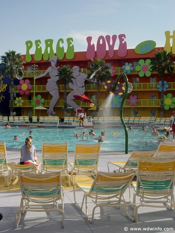 Pop_Century_Resort_Pool_20