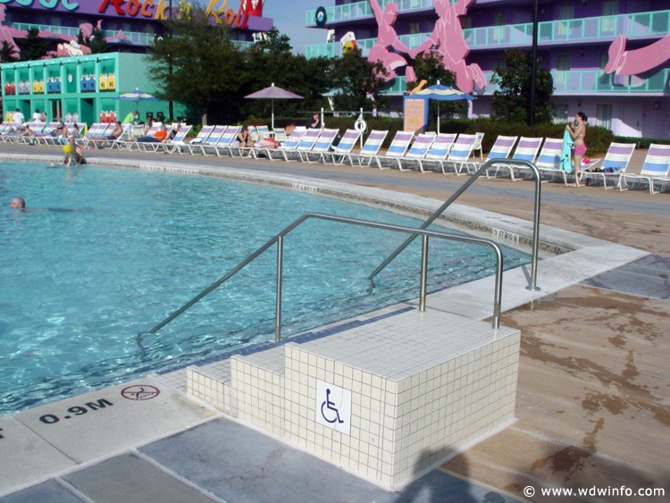 Pop_Century_Resort_Pool_21