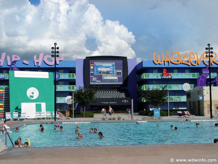 Pop_Century_Resort_Pool_38