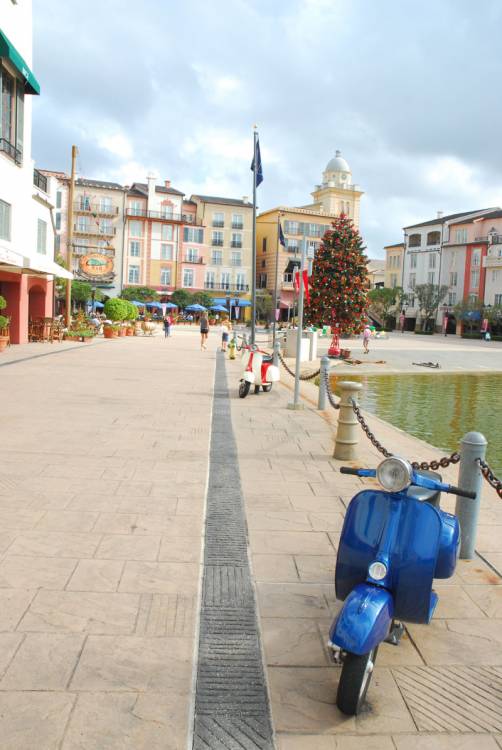Portofino Bay Resort - Christmas Decorations