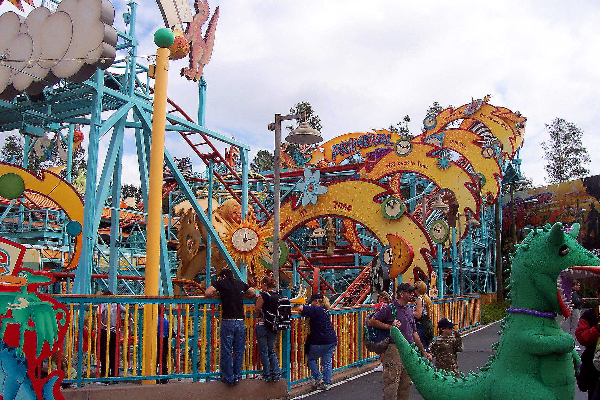 Primeval Whirl lift hill.