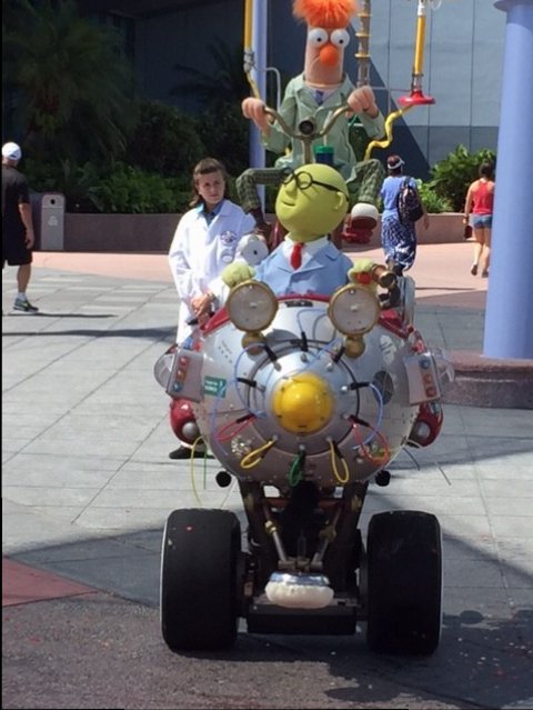 Professor Honeydew And Beaker 1 - Epcot 09-12-2017