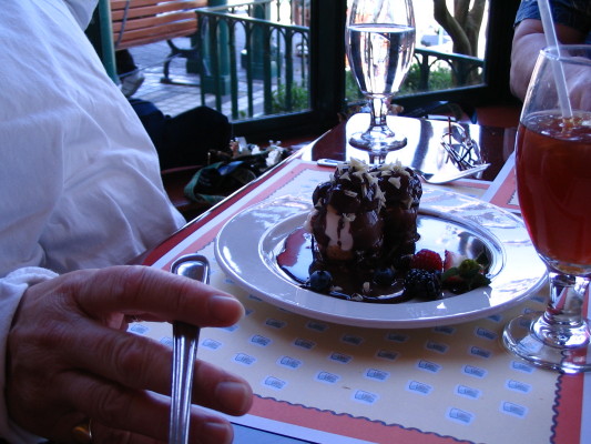 Profiteroles at Chefs de France