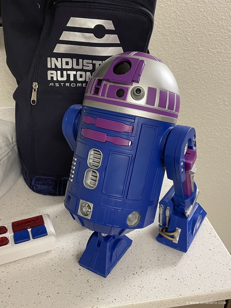 R2-UV.jpeg