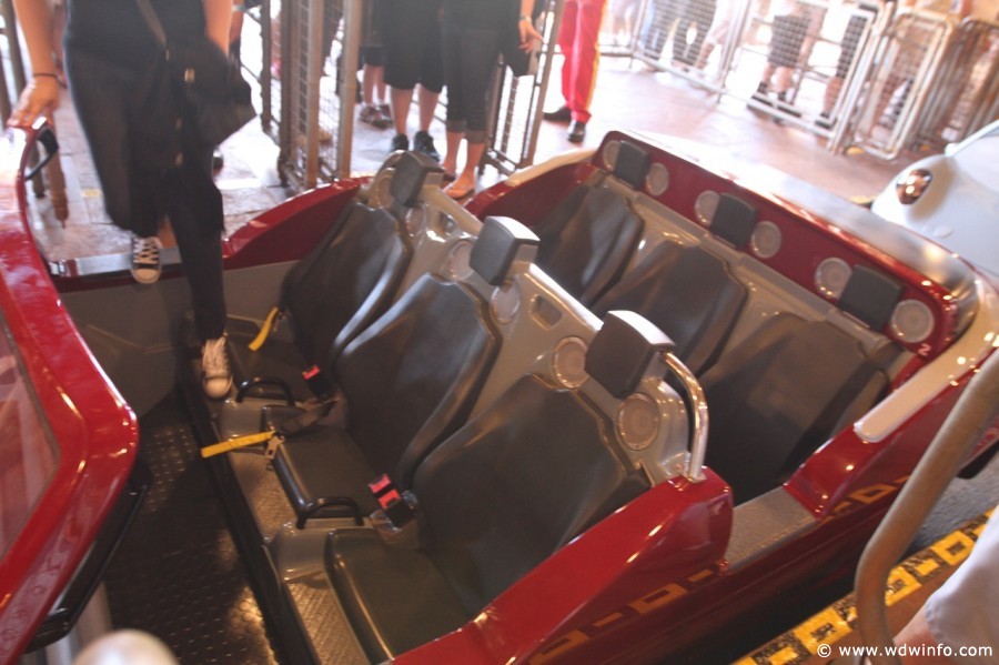 Radiator-Springs-Racers-024