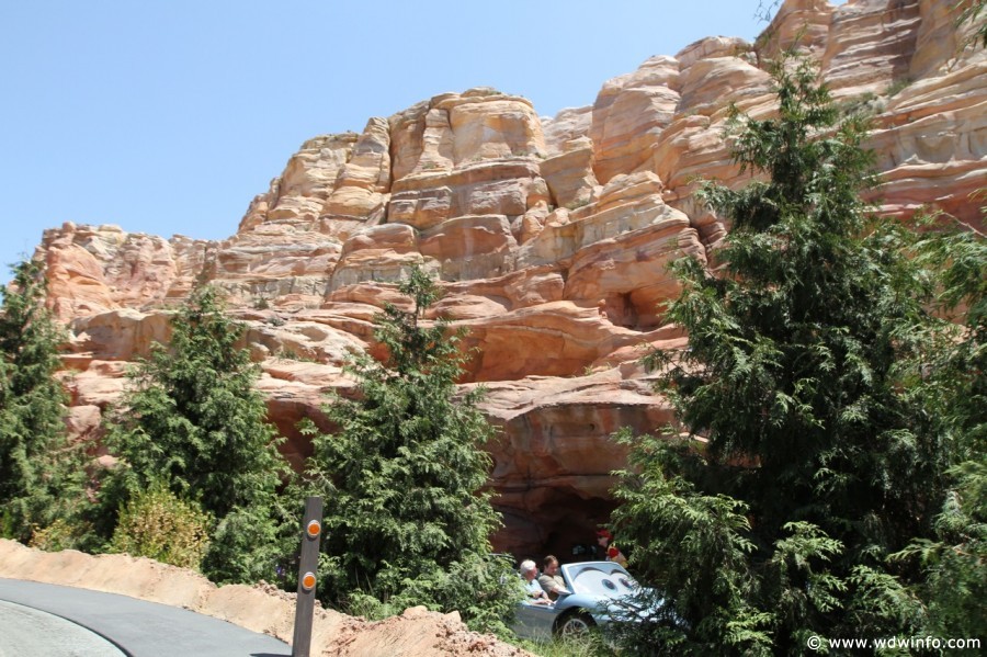 Radiator-Springs-Racers-028