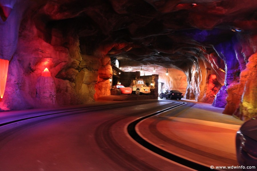 Radiator-Springs-Racers-046