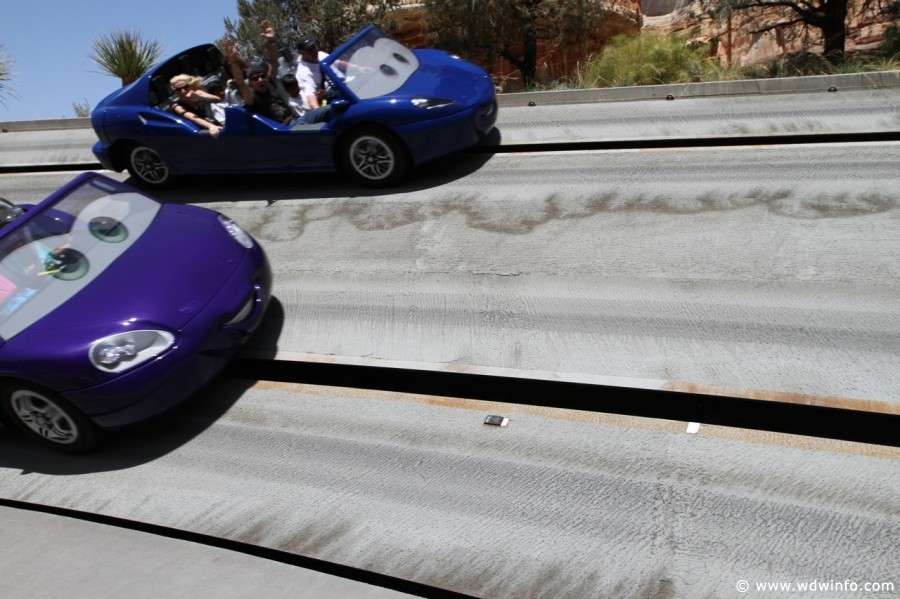 Radiator-Springs-Racers-051