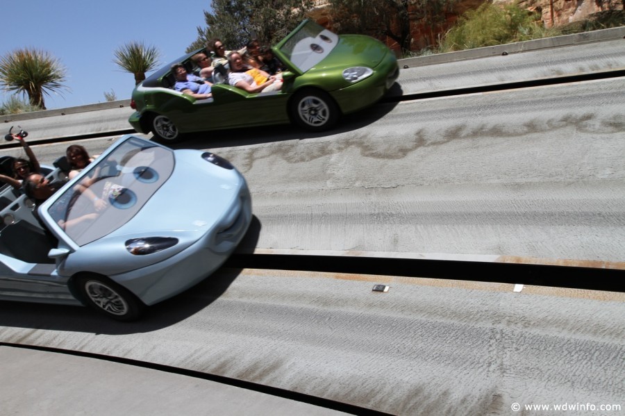 Radiator-Springs-Racers-052