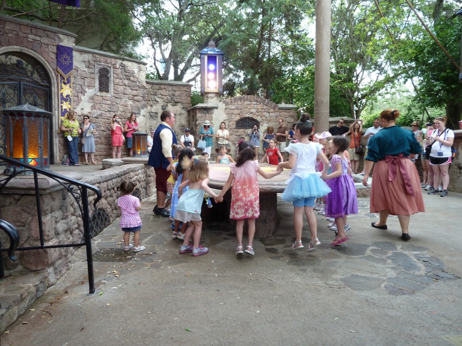 Rapunzel and Flynn Meet and Greet MK