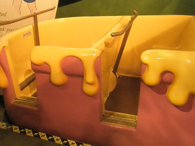 Regular Honey Pot at MK WDW