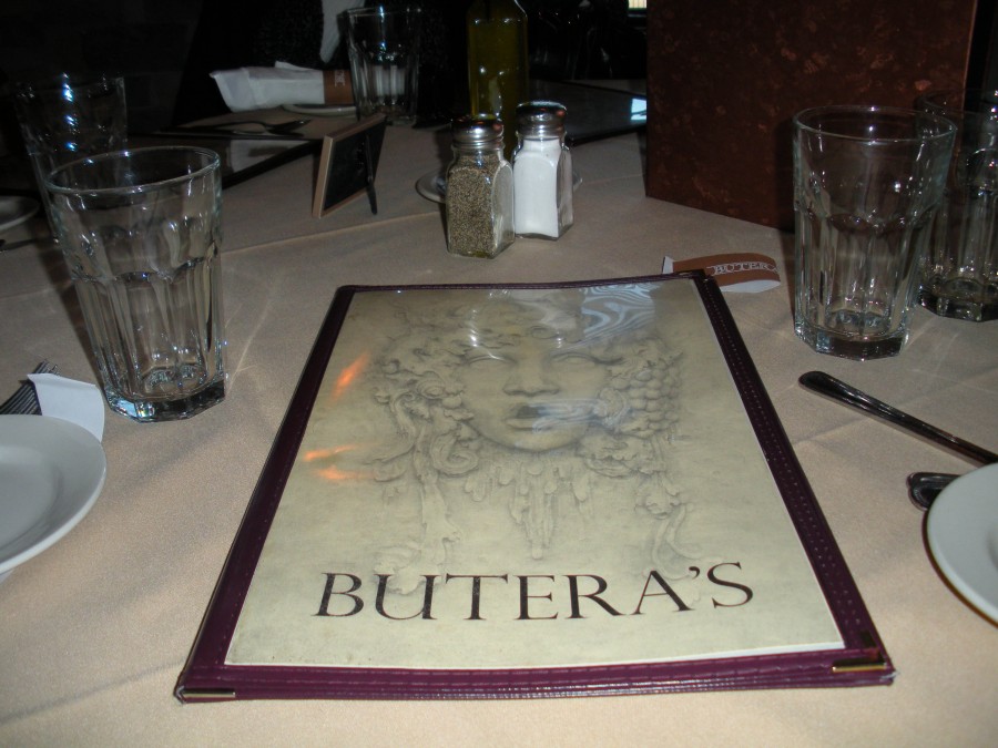 Restaurant_Table_with_Menu