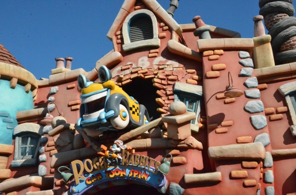 Roger_Rabbit_Sign_Side_View