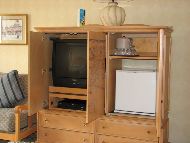 Room at the Disneyland Hotel - Sierra Tower